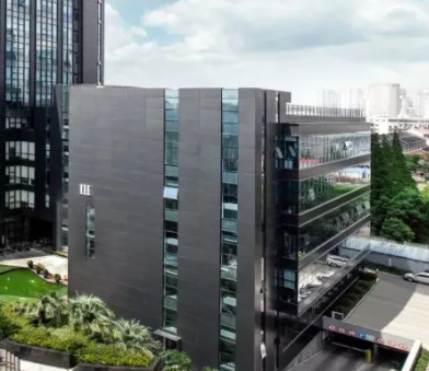 历城区华京服装店工装批量采购定制方案及企业合作流程解读